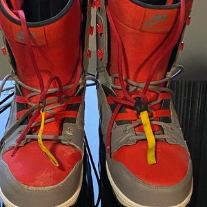 Mens Nike snowboard boots